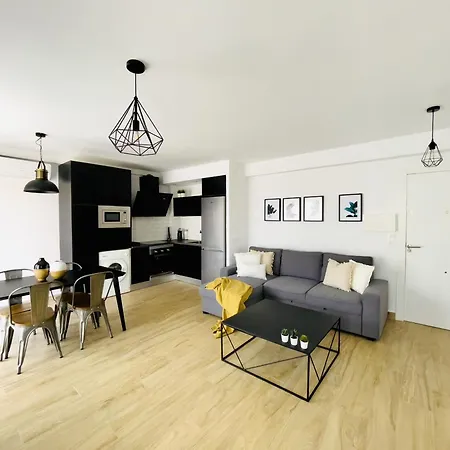 3109 Eliseos Апартаменты *